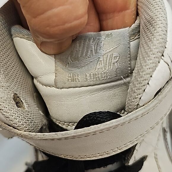 Nike high top Air Forces, men’s 9.5 - Picture 6 of 11